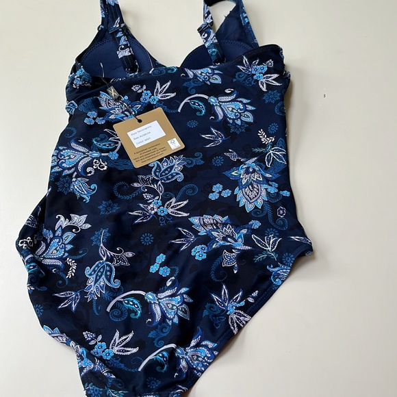 Nip and Tuck Paisley One Piece Swim Suit. NWT - Picture 9 of 13